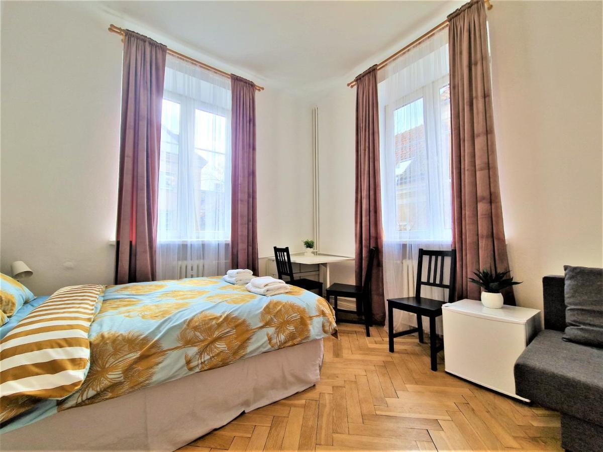 J&W Apartments Swietojanska Rooms Warsaw Exterior photo