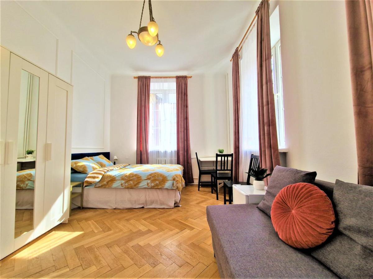 J&W Apartments Swietojanska Rooms Warsaw Exterior photo