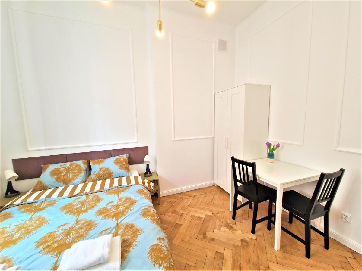 J&W Apartments Swietojanska Rooms Warsaw Exterior photo