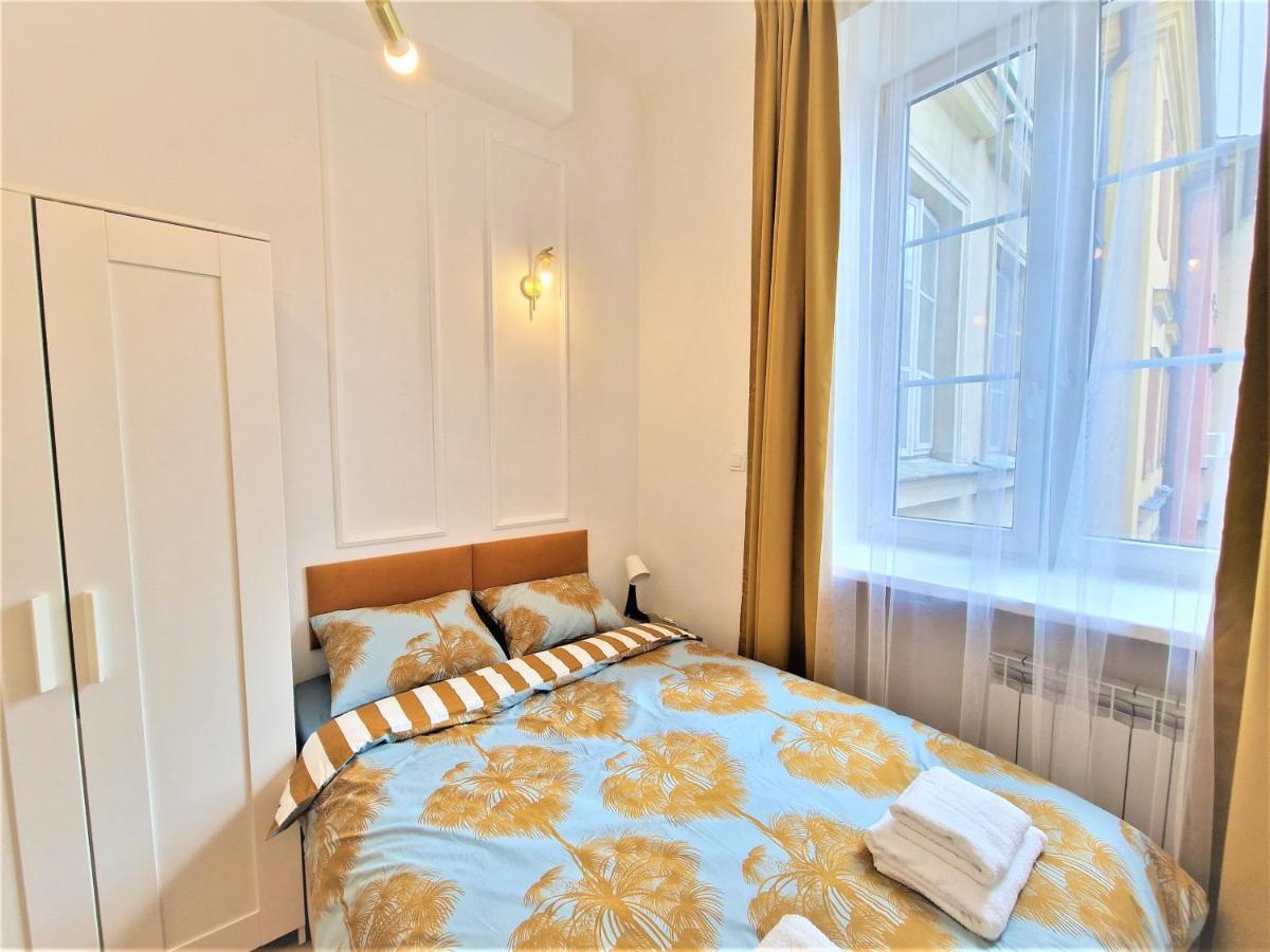 J&W Apartments Swietojanska Rooms Warsaw Exterior photo